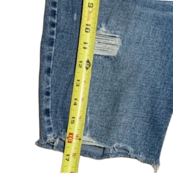 3 FOR $12 Old Navy distressed stretchy jean shorts size 4 (fitted Bermuda style) - Picture 6 of 6